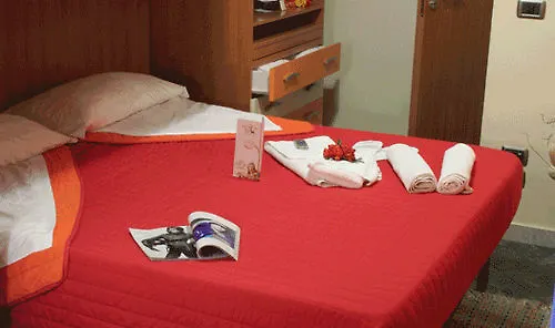 רומא Reale House Rooms 2*,